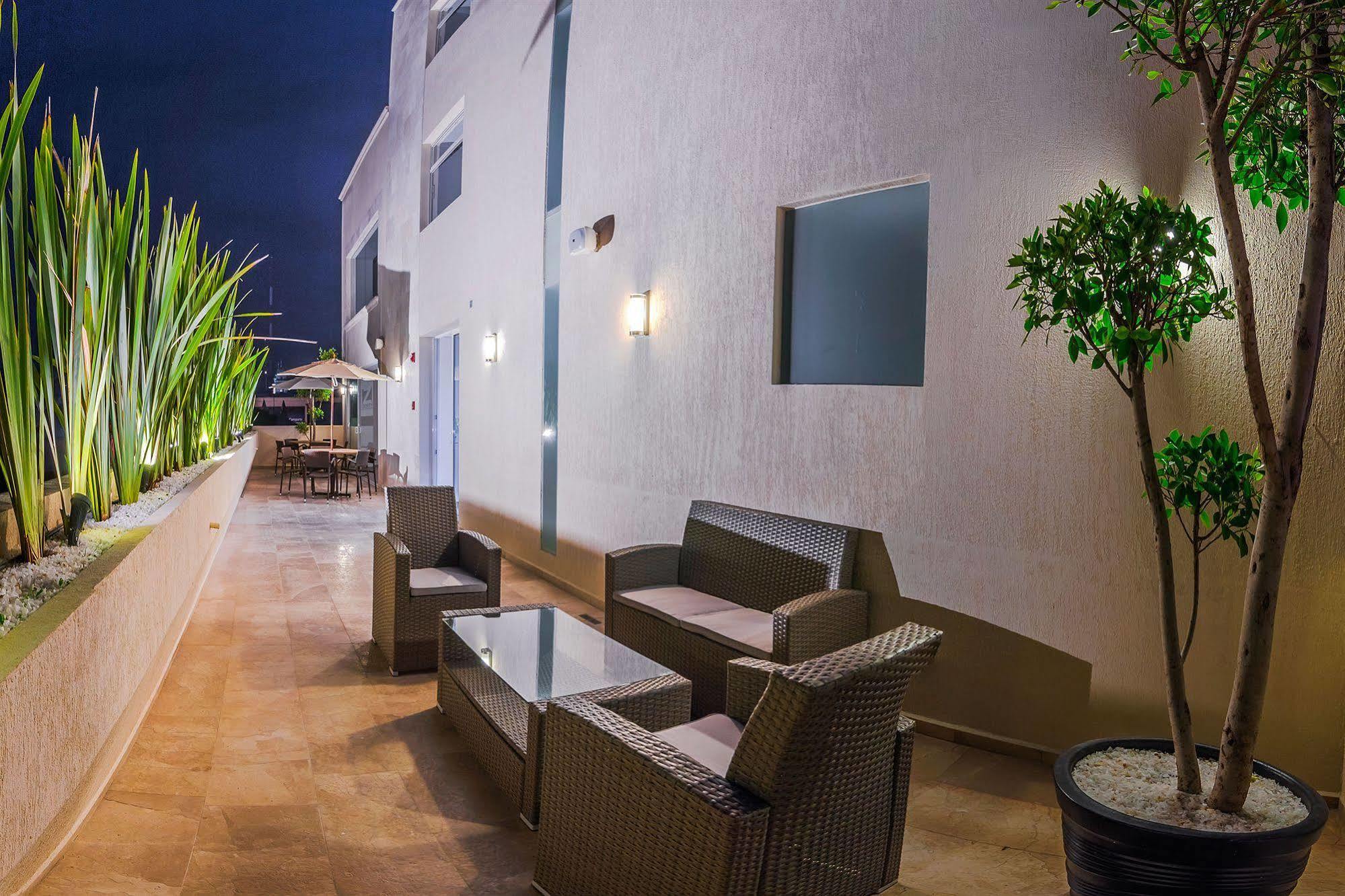 Hotel Zenith Tehuacán Exterior foto